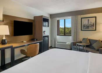 Radisson Hotel Grand Rapids Riverfront hotel thumbnail 8