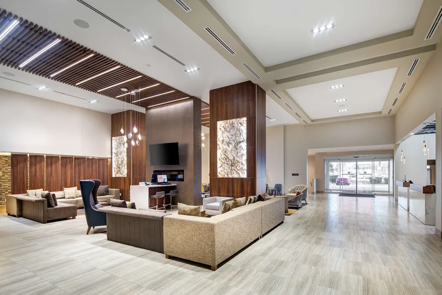 DoubleTree by Hilton Toronto Airport hotel detail image 2