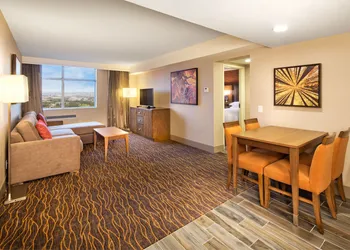 DoubleTree by Hilton Toronto Airport hotel thumbnail 5