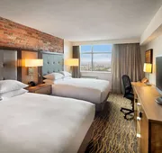 DoubleTree by Hilton Toronto Airport hotel detail image 7
