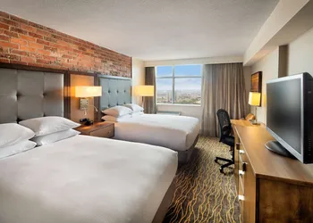 DoubleTree by Hilton Toronto Airport hotel thumbnail 7