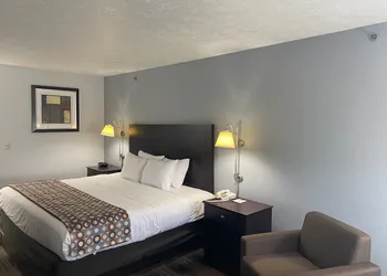 Baymont by Wyndham Danville IL hotel thumbnail 5