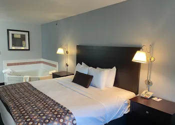 Baymont by Wyndham Danville IL hotel thumbnail 7