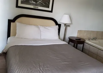 Niagara Falls Courtside Inn hotel thumbnail 8