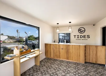 The Tides Oceanview Inn and Cottages hotel thumbnail 5