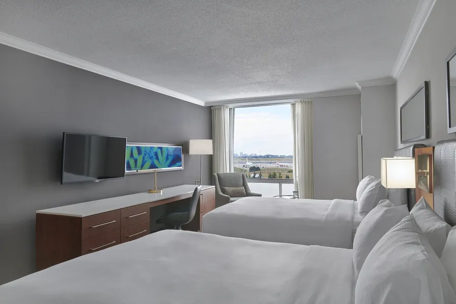 Hilton Toronto Airport Hotel & Suites hotel detail image 6