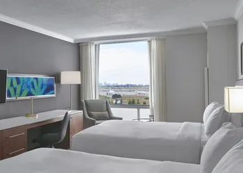 Hilton Toronto Airport Hotel & Suites hotel thumbnail 8