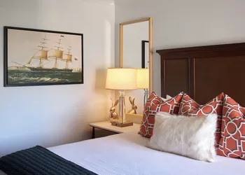Inn By The Sea hotel thumbnail 3