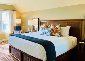 Inn By The Sea hotel thumbnail 7