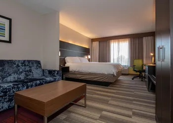 Holiday Inn Express Hotel & Suites Kansas City - Grandview by IHG hotel thumbnail 2