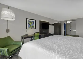 Holiday Inn Express Hotel & Suites Kansas City - Grandview by IHG hotel thumbnail 5