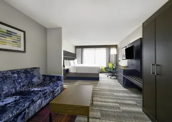 Holiday Inn Express Hotel & Suites Kansas City - Grandview by IHG hotel thumbnail 6
