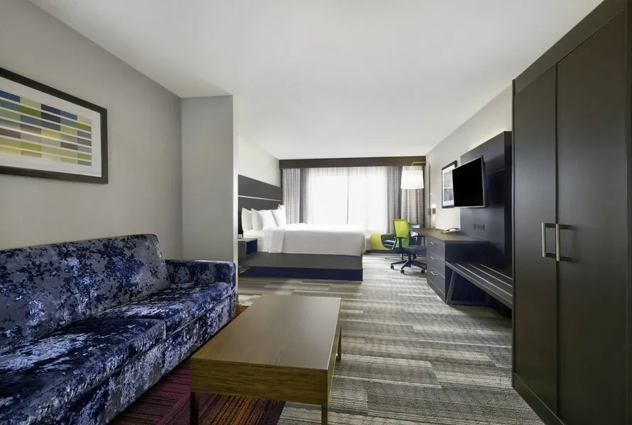 Holiday Inn Express Hotel & Suites Kansas City - Grandview by IHG hotel detail image 6