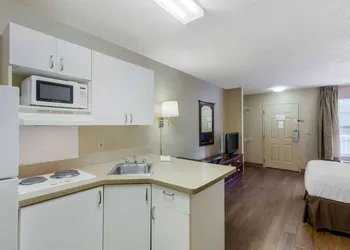 Extended Stay America Select Suites Raleigh RDU Airport hotel thumbnail 7