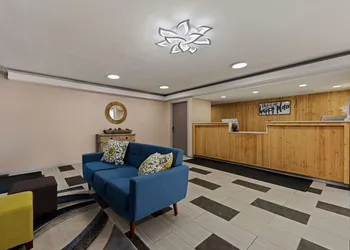 Econo Lodge Rockford Casino Area hotel thumbnail 4