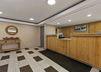 Econo Lodge Rockford Casino Area hotel thumbnail 5