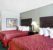 Days Inn by Wyndham Hendersonville hotel detail image 5
