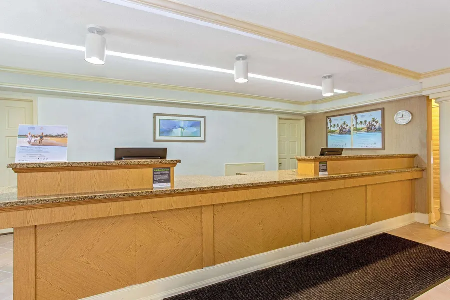 La Quinta Inn by Wyndham Orlando Airport West hotel detail image 2