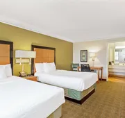 La Quinta Inn by Wyndham Orlando Airport West hotel detail image 7