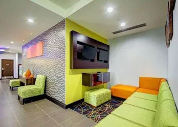 Comfort Inn & Suites Tulsa I-44 West - Rt 66 hotel thumbnail 2