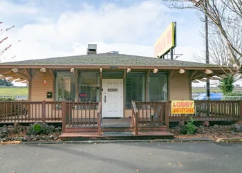 Centralia Inn hotel thumbnail 2