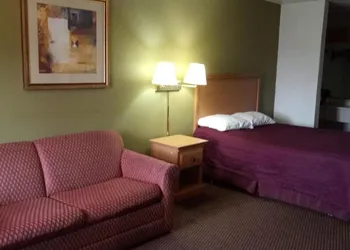 Centralia Inn hotel thumbnail 5