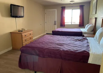 Centralia Inn hotel thumbnail 7