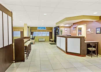 Microtel Inn & Suites by Wyndham Bryson City hotel thumbnail 2