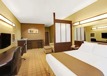 Microtel Inn & Suites by Wyndham Bryson City hotel thumbnail 6