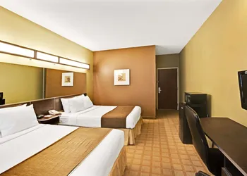 Microtel Inn & Suites by Wyndham Bryson City hotel thumbnail 8