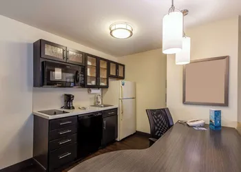 Sonesta Simply Suites St Louis Earth City hotel thumbnail 8
