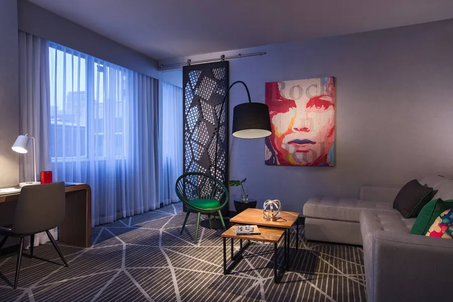 Renaissance Montreal Downtown Hotel hotel detail image 6