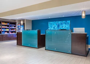 La Quinta Inn & Suites by Wyndham Ocean City hotel thumbnail 2