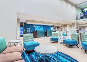 La Quinta Inn & Suites by Wyndham Ocean City hotel thumbnail 3