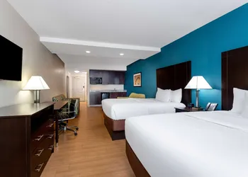 La Quinta Inn & Suites by Wyndham Ocean City hotel thumbnail 5