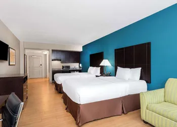 La Quinta Inn & Suites by Wyndham Ocean City hotel thumbnail 6