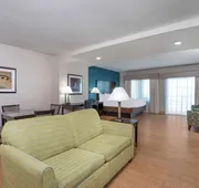 La Quinta Inn & Suites by Wyndham Ocean City hotel detail image 7