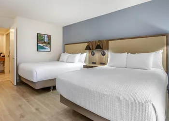 Best Western Plus A Wayfarer's Inn And Suites hotel thumbnail 4