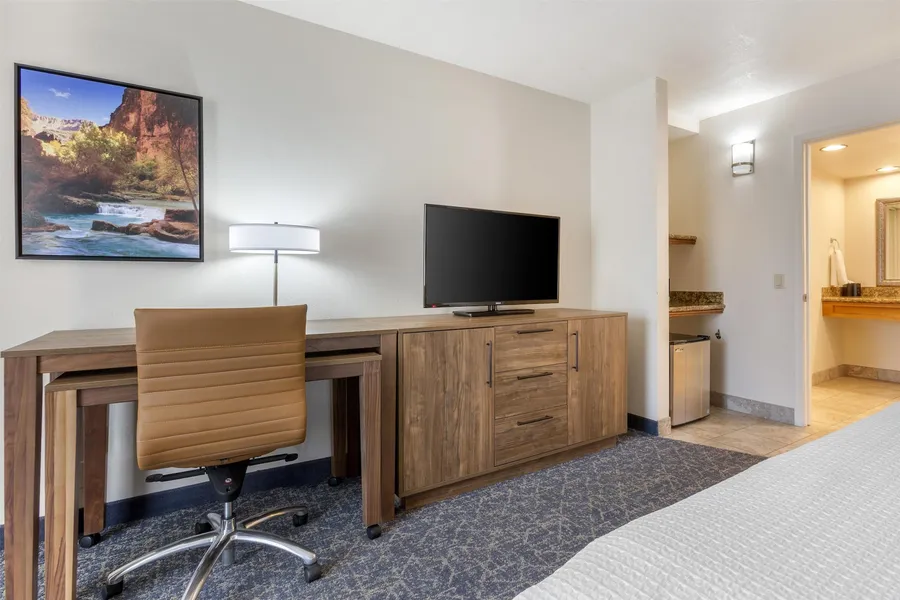 Best Western Plus A Wayfarer's Inn And Suites hotel detail image 6