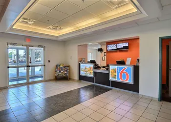 Motel 6 Tewksbury, MA - Boston hotel thumbnail 2
