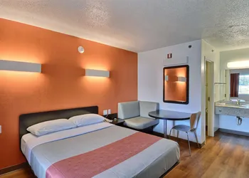 Motel 6 Tewksbury, MA - Boston hotel thumbnail 4