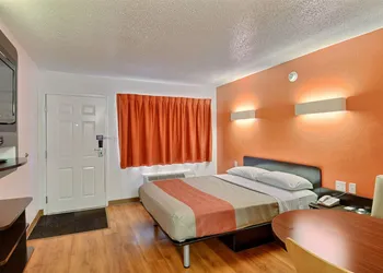 Motel 6 Tewksbury, MA - Boston hotel thumbnail 5