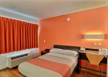 Motel 6 Tewksbury, MA - Boston hotel thumbnail 6