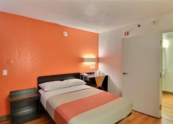 Motel 6 Tewksbury, MA - Boston hotel thumbnail 7