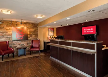 Red Roof Inn Rockford East – Casino District hotel thumbnail 3