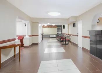 Ramada Hotel & Conference Center by Wyndham Edgewood hotel thumbnail 2