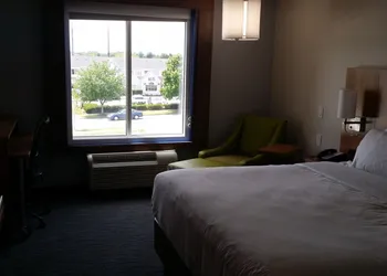 Holiday Inn Express & Suites Lexington Midtown - I-75 by IHG hotel thumbnail 2