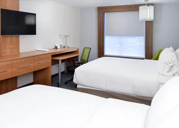 Holiday Inn Express & Suites Lexington Midtown - I-75 by IHG hotel thumbnail 3