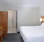 Holiday Inn Express & Suites Lexington Midtown - I-75 by IHG hotel detail image 4