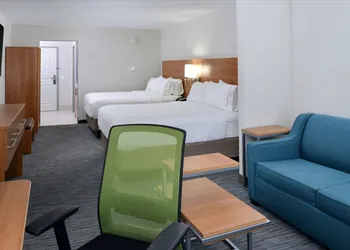 Holiday Inn Express & Suites Lexington Midtown - I-75 by IHG hotel thumbnail 5